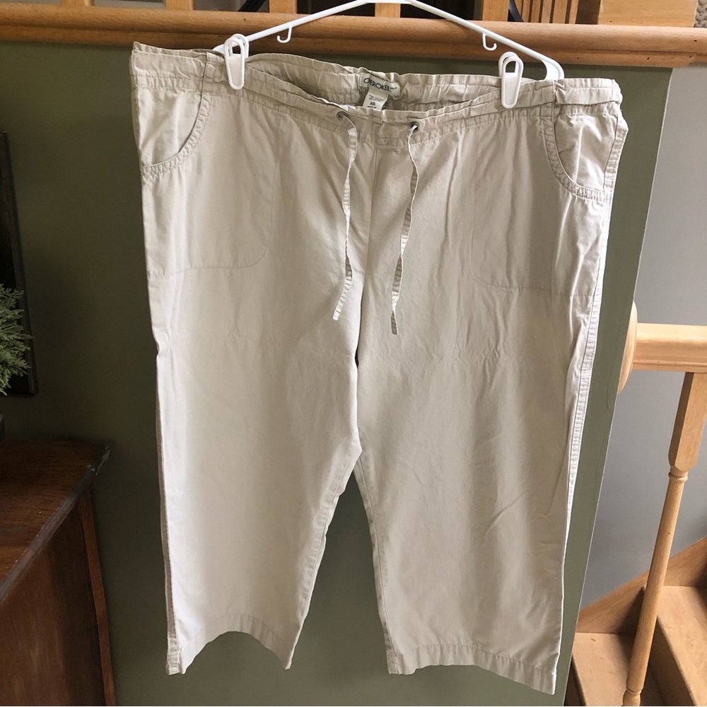 EUC women’s Cherokee drawstring khaki Capri pants. Size XXL